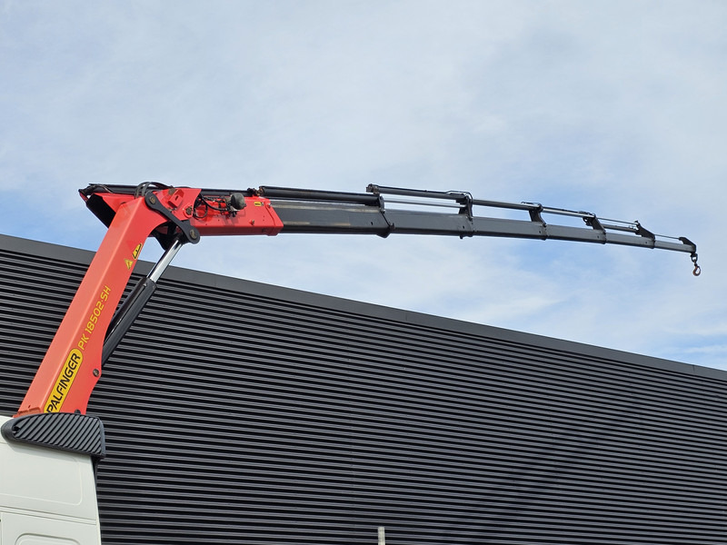 Volvo FM420 4x2 / PALFINGER 18502 - 17 mtr / CRANE / KRAN - Platforminis/ Bortinis sunkvežimis, Sunkvežimis su kranu: foto 4 Volvo FM420 4x2 / PALFINGER 18502 - 17 mtr / CRANE / KRAN - Platforminis/ Bortinis sunkvežimis, Sunkvežimis su kranu: foto 4