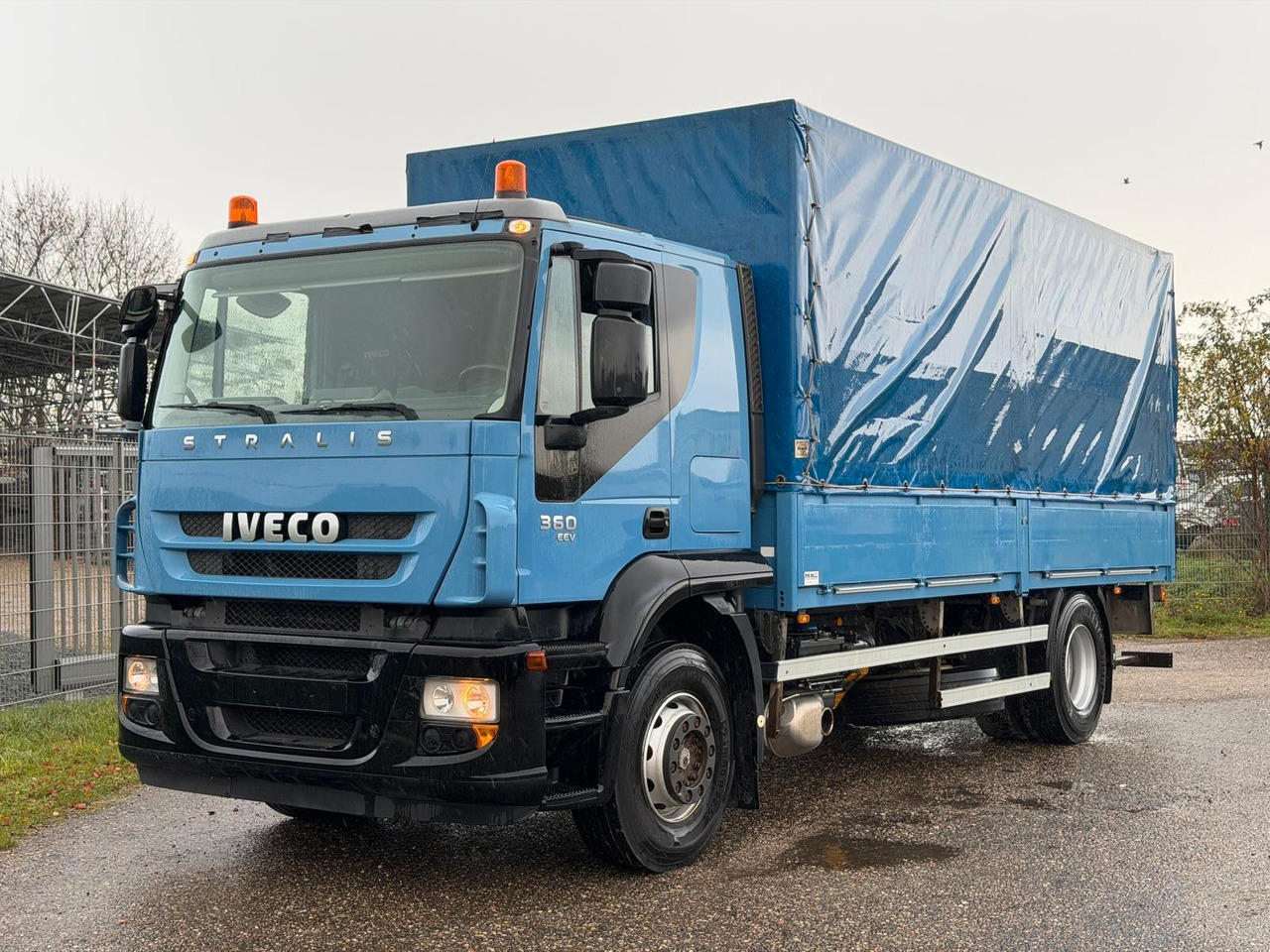 Iveco 190S36/9 Stralis Pritsche & Hebebühne 3 to. TOP - Tentinis sunkvežimis: foto 1 Iveco 190S36/9 Stralis Pritsche & Hebebühne 3 to. TOP - Tentinis sunkvežimis: foto 1