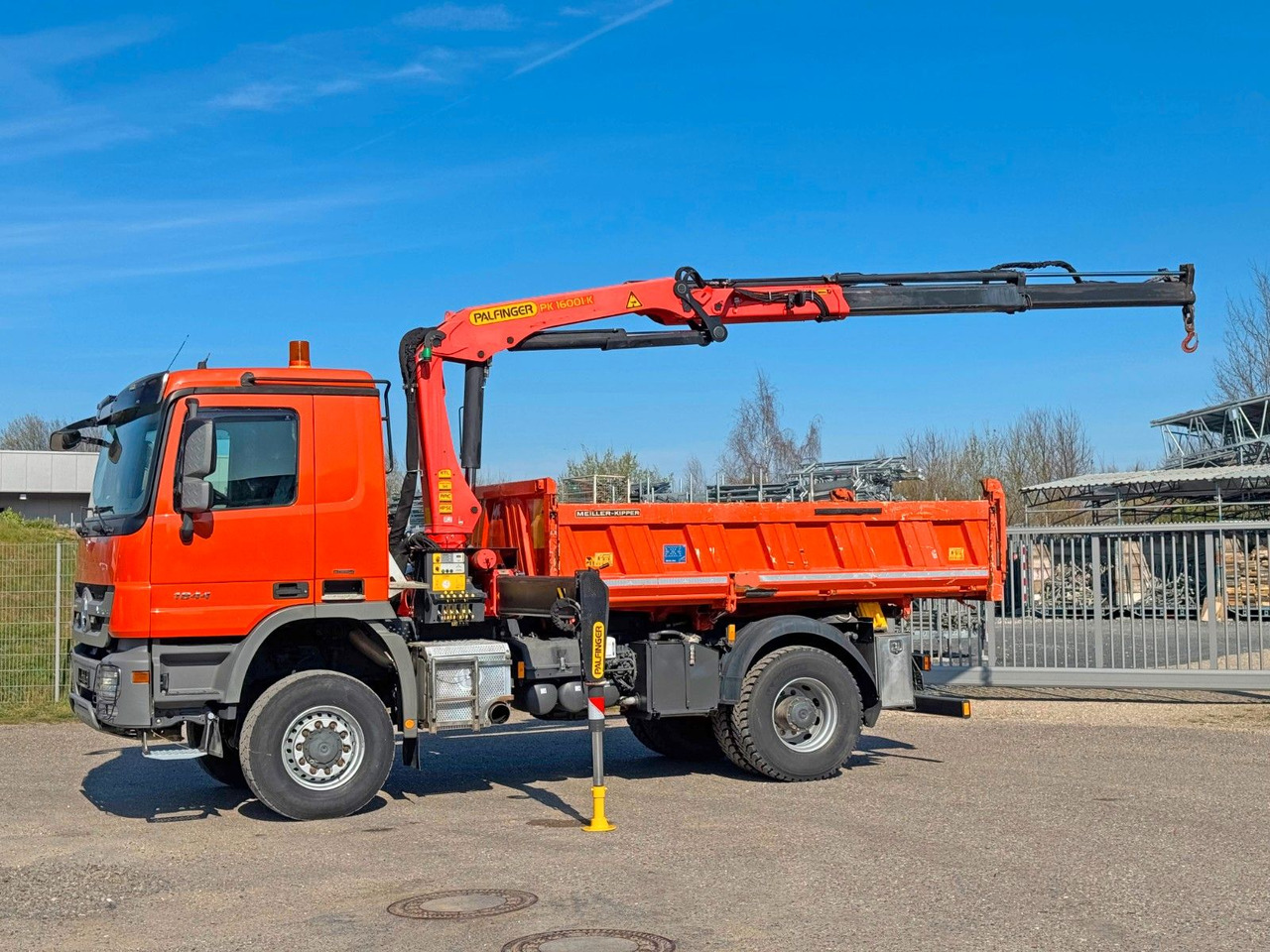 Mercedes-Benz 1844 4x4 Meiller 3S Bordmatik Palfinger PK16001K - Savivartis sunkvežimis: foto 1 Mercedes-Benz 1844 4x4 Meiller 3S Bordmatik Palfinger PK16001K - Savivartis sunkvežimis: foto 1