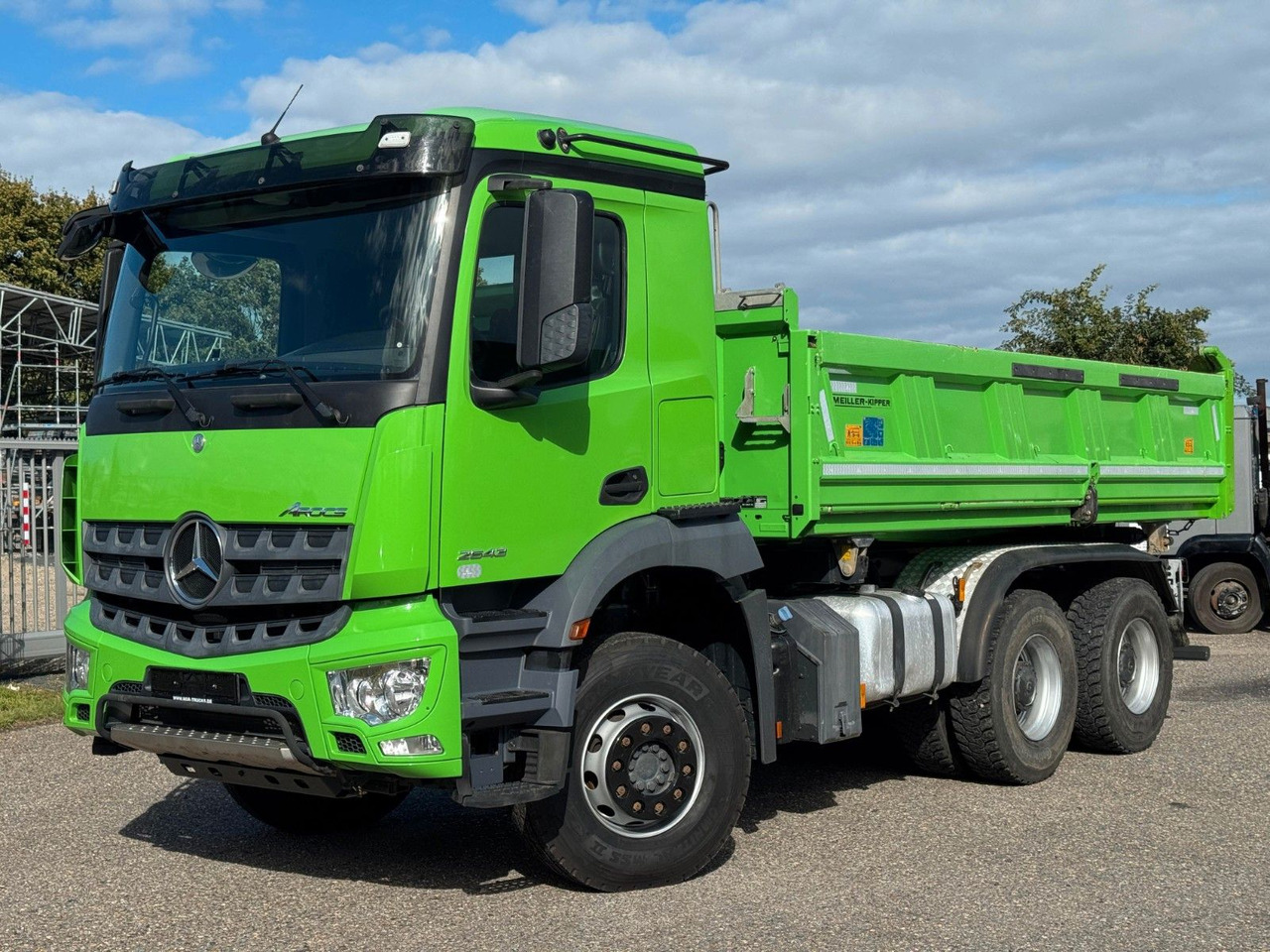 Mercedes-Benz 2643 6X4 Meiller 3 S. Bordmatik Top Zustand - Savivartis sunkvežimis: foto 3 Mercedes-Benz 2643 6X4 Meiller 3 S. Bordmatik Top Zustand - Savivartis sunkvežimis: foto 3
