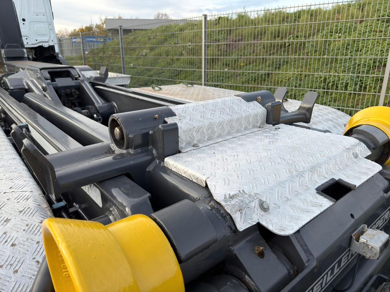 Mercedes-Benz 3748 8x4 Meiller RK30.65 | Funk | hydr.Container - Hook-lift sunkvežimis: foto 5 Mercedes-Benz 3748 8x4 Meiller RK30.65 | Funk | hydr.Container - Hook-lift sunkvežimis: foto 5