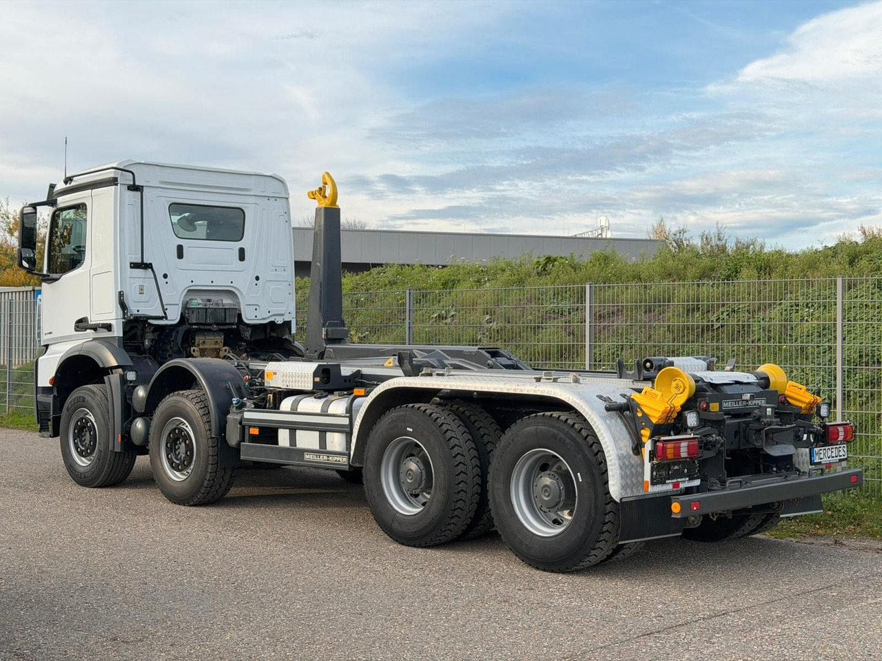 Mercedes-Benz 3748 8x4 Meiller RK30.65 | Funk | hydr.Container - Hook-lift sunkvežimis: foto 3 Mercedes-Benz 3748 8x4 Meiller RK30.65 | Funk | hydr.Container - Hook-lift sunkvežimis: foto 3