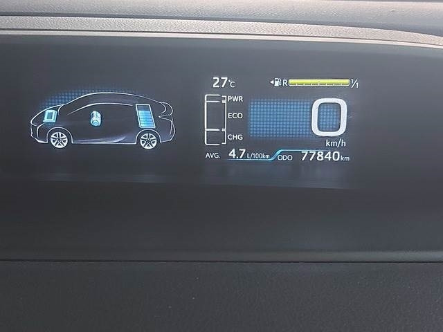 Toyota Prius Hybrid - Lengvasis automobilis: foto 5 Toyota Prius Hybrid - Lengvasis automobilis: foto 5