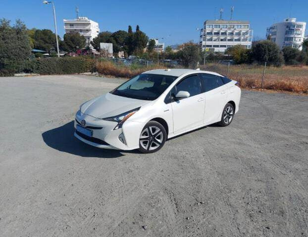 Toyota Prius Hybrid - Lengvasis automobilis: foto 1 Toyota Prius Hybrid - Lengvasis automobilis: foto 1