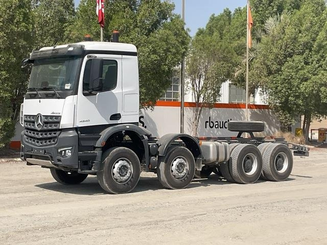 Mercedes-Benz Arocs 4240 - Važiuoklės sunkvežimis: foto 1 Mercedes-Benz Arocs 4240 - Važiuoklės sunkvežimis: foto 1