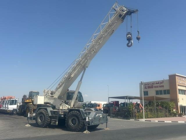 Terex RT555 - Šiurkštaus reljefo kranas: foto 4 Terex RT555 - Šiurkštaus reljefo kranas: foto 4