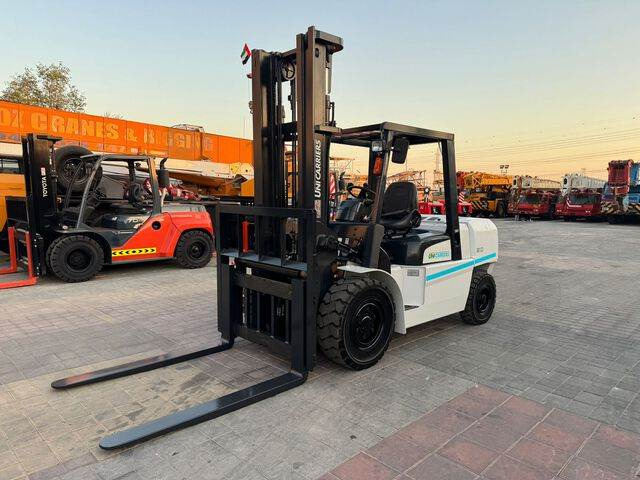 UniCarriers D1F5F50U - Dyzelinis krautuvas: foto 1 UniCarriers D1F5F50U - Dyzelinis krautuvas: foto 1
