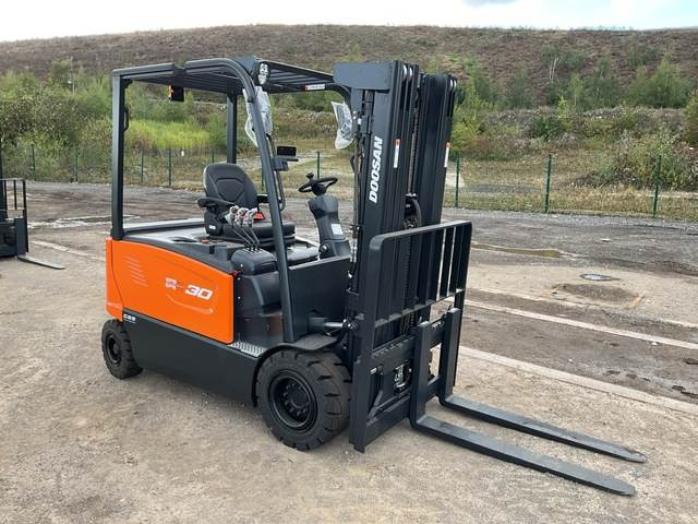 Doosan B30X-7 PLUS - Elektrinis krautuvas: foto 4 Doosan B30X-7 PLUS - Elektrinis krautuvas: foto 4
