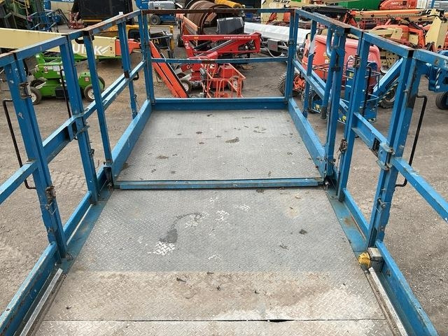 Žirklinis keltuvas Genie GS5390: foto 24