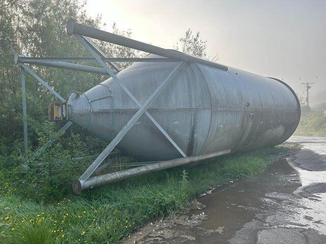 Quantity of (2) Cement Silo - Cemento silosas: foto 2 Quantity of (2) Cement Silo - Cemento silosas: foto 2
