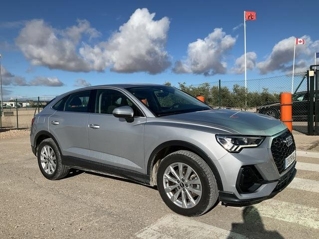 Audi Q3 - Lengvasis automobilis: foto 4 Audi Q3 - Lengvasis automobilis: foto 4