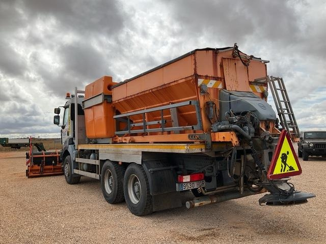 Renault Kerax 430DXI - Sniego valymo mašina: foto 2 Renault Kerax 430DXI - Sniego valymo mašina: foto 2