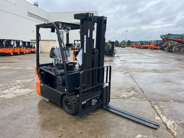 Doosan B15T-7 PLUS - Elektrinis krautuvas: foto 4 Doosan B15T-7 PLUS - Elektrinis krautuvas: foto 4