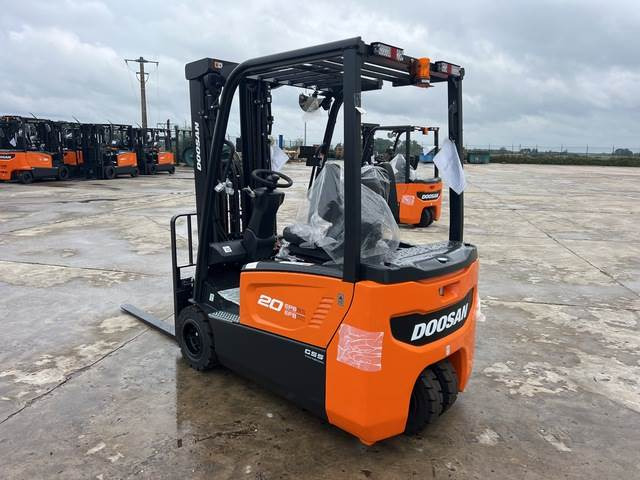 Doosan B20T-7 PLUS - Elektrinis krautuvas: foto 2 Doosan B20T-7 PLUS - Elektrinis krautuvas: foto 2