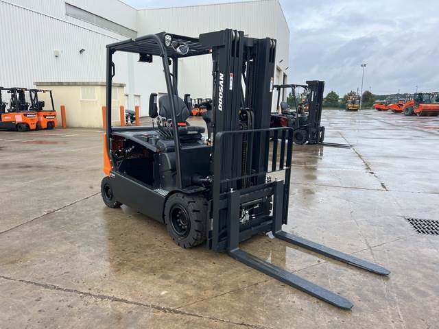 Doosan B30X-7 PLUS - Elektrinis krautuvas: foto 4 Doosan B30X-7 PLUS - Elektrinis krautuvas: foto 4