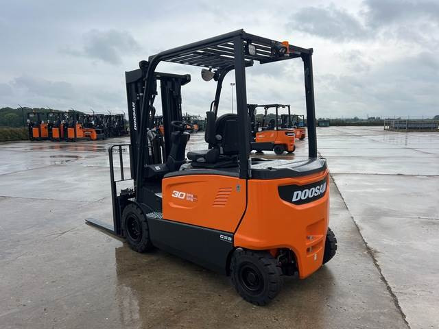 Doosan B30X-7 PLUS - Elektrinis krautuvas: foto 2 Doosan B30X-7 PLUS - Elektrinis krautuvas: foto 2
