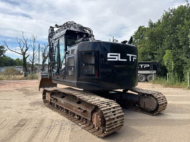 Hitachi ZX225USLC-6 - Vikšrinis ekskavatorius: foto 3 Hitachi ZX225USLC-6 - Vikšrinis ekskavatorius: foto 3