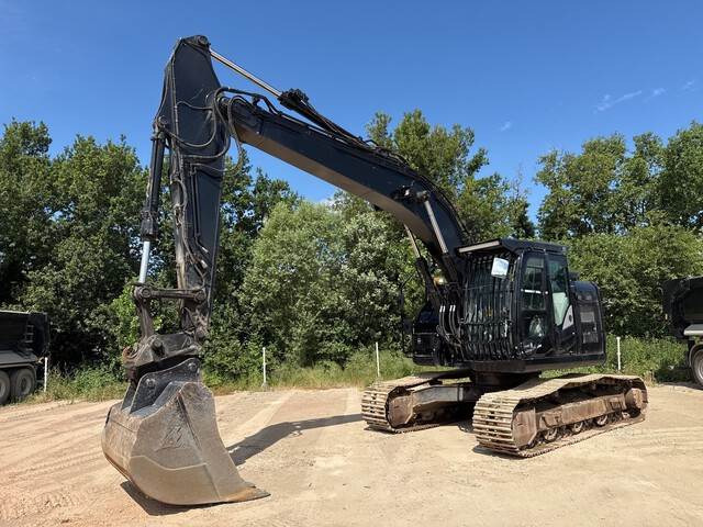 Hitachi ZX225USLC-6 - Vikšrinis ekskavatorius: foto 1 Hitachi ZX225USLC-6 - Vikšrinis ekskavatorius: foto 1
