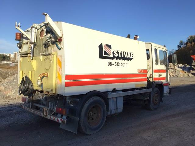 Volvo FL611 - Gatvių šlavimo mašina: foto 3 Volvo FL611 - Gatvių šlavimo mašina: foto 3