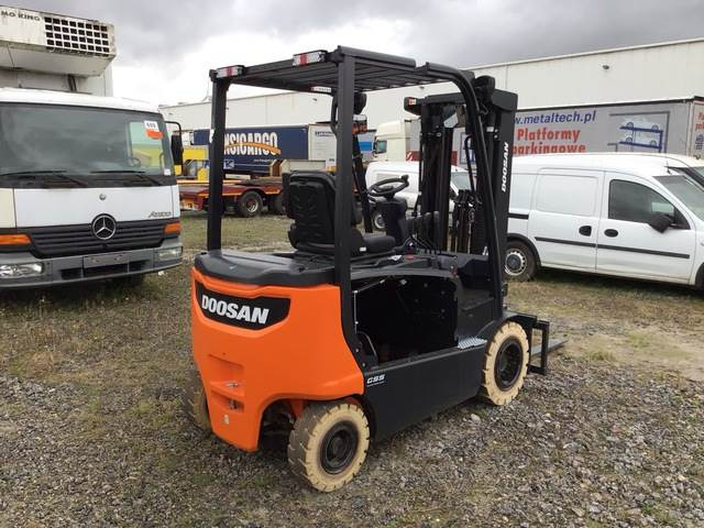 Doosan B25X-7 PLUS - Elektrinis krautuvas: foto 3 Doosan B25X-7 PLUS - Elektrinis krautuvas: foto 3