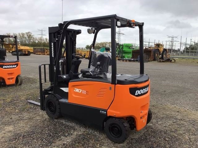 Doosan B30X-7 PLUS - Elektrinis krautuvas: foto 2 Doosan B30X-7 PLUS - Elektrinis krautuvas: foto 2