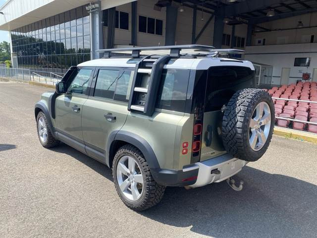 Land Rover Defender 110 - Lengvasis automobilis: foto 3 Land Rover Defender 110 - Lengvasis automobilis: foto 3