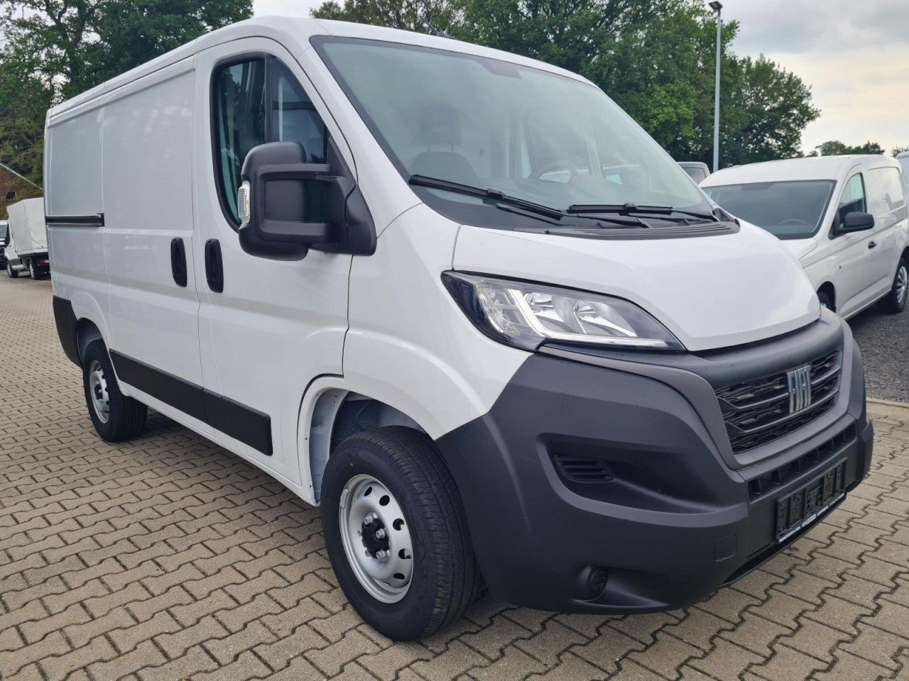 Fiat Ducato 30 Kasten L1H1 KLIMA PDC REGALE TEMPOMAT - Mažas furgonas: foto 4 Fiat Ducato 30 Kasten L1H1 KLIMA PDC REGALE TEMPOMAT - Mažas furgonas: foto 4
