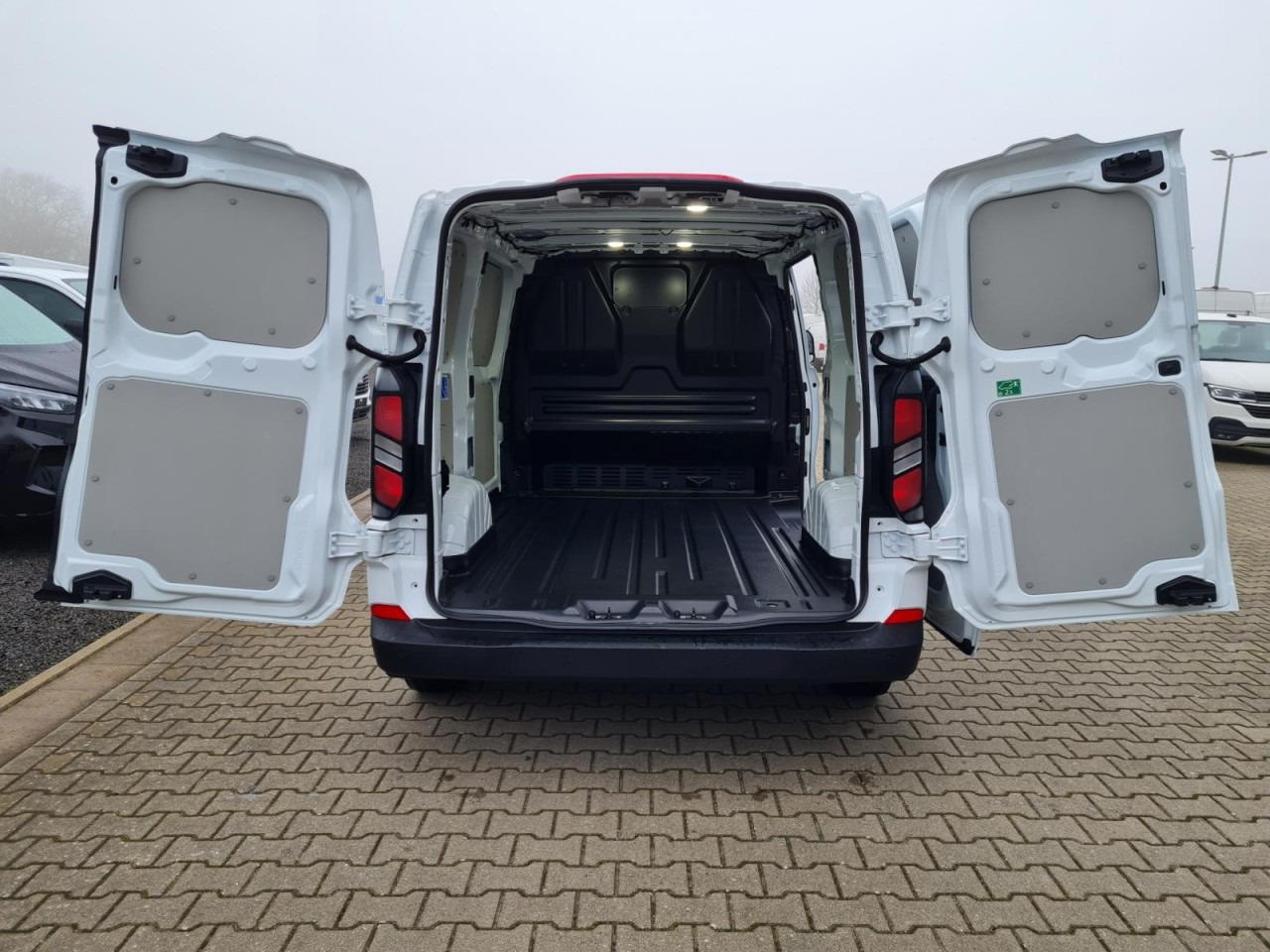 Ford Custom Kasten L1 Trend KLIMA KAMERA TEMPO VERKLEIDUNG - Mažas furgonas: foto 5 Ford Custom Kasten L1 Trend KLIMA KAMERA TEMPO VERKLEIDUNG - Mažas furgonas: foto 5