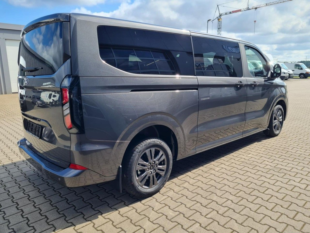 Ford Tourneo Custom 8 Sitze 320 L2 Titanium LED AUTOM - Keleivinis furgonas: foto 5 Ford Tourneo Custom 8 Sitze 320 L2 Titanium LED AUTOM - Keleivinis furgonas: foto 5