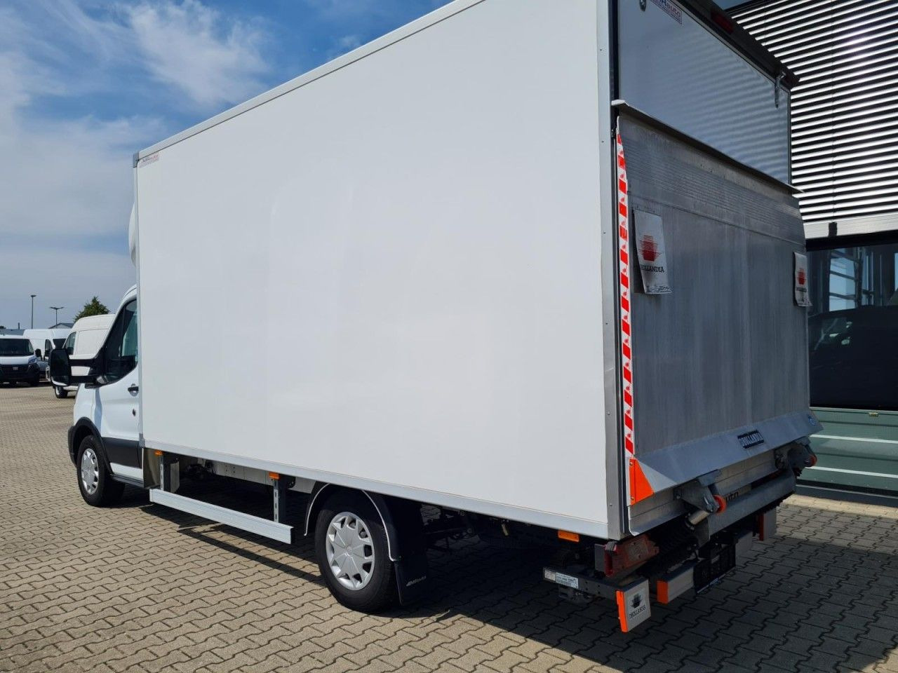 Ford Transit 350 Koffer mit LBW TDCi Trend KLIMA AUTO - Furgonas su krovinių dėže: foto 5 Ford Transit 350 Koffer mit LBW TDCi Trend KLIMA AUTO - Furgonas su krovinių dėže: foto 5