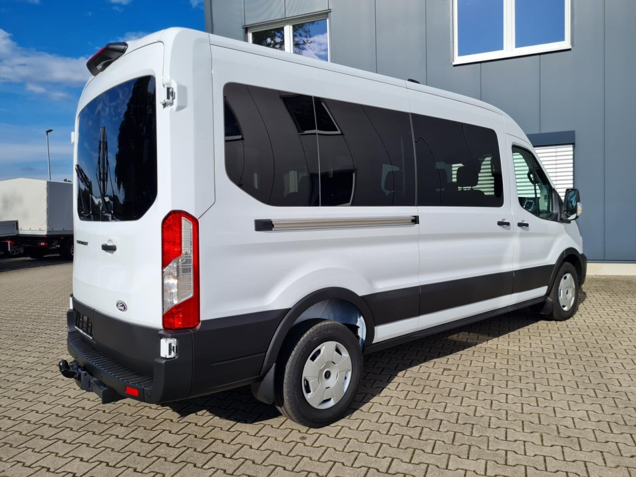 Ford Transit 350 Kombi TDCi L3 Trend 9 Sitzer AUTOMATIK - Komercinis automobilis su dviguba kabina: foto 4 Ford Transit 350 Kombi TDCi L3 Trend 9 Sitzer AUTOMATIK - Komercinis automobilis su dviguba kabina: foto 4