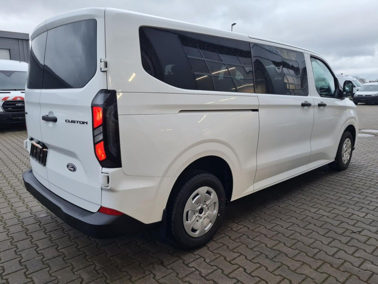 Ford Transit Custom Trend 320 L2 9 Sitzer - Keleivinis furgonas: foto 4 Ford Transit Custom Trend 320 L2 9 Sitzer - Keleivinis furgonas: foto 4