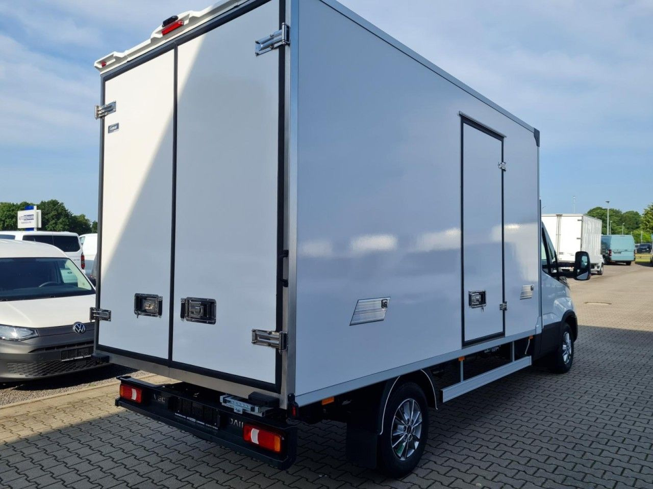 Iveco 35S 18 3.0 Koffer Hi Matic LM KLIMA KAMERA Navig - Furgonas su krovinių dėže: foto 4 Iveco 35S 18 3.0 Koffer Hi Matic LM KLIMA KAMERA Navig - Furgonas su krovinių dėže: foto 4