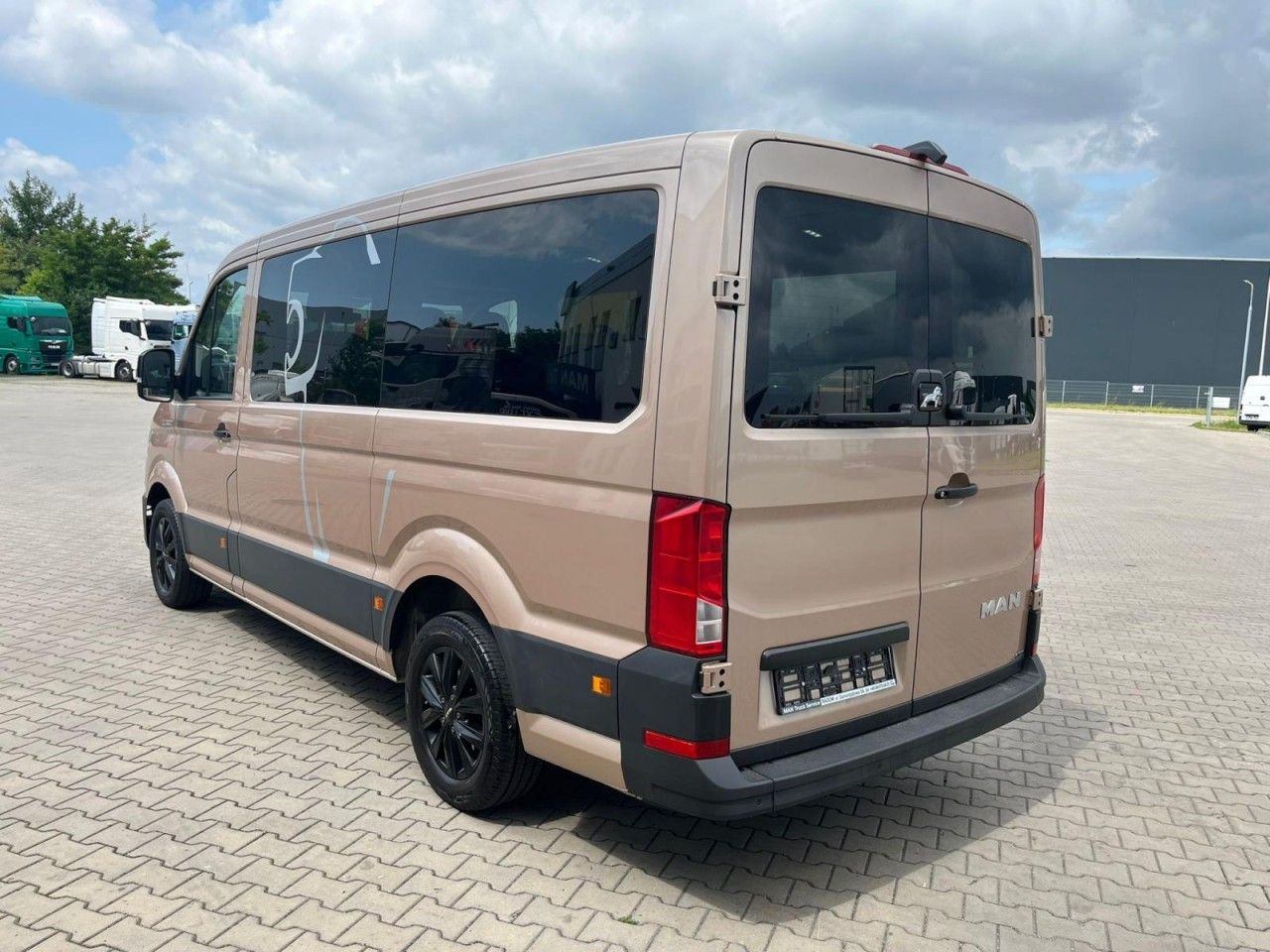 MAN TGE 3.180 TDi Kombi 9 Sitzer LED LM KAMERA Sonde - Keleivinis furgonas: foto 3 MAN TGE 3.180 TDi Kombi 9 Sitzer LED LM KAMERA Sonde - Keleivinis furgonas: foto 3