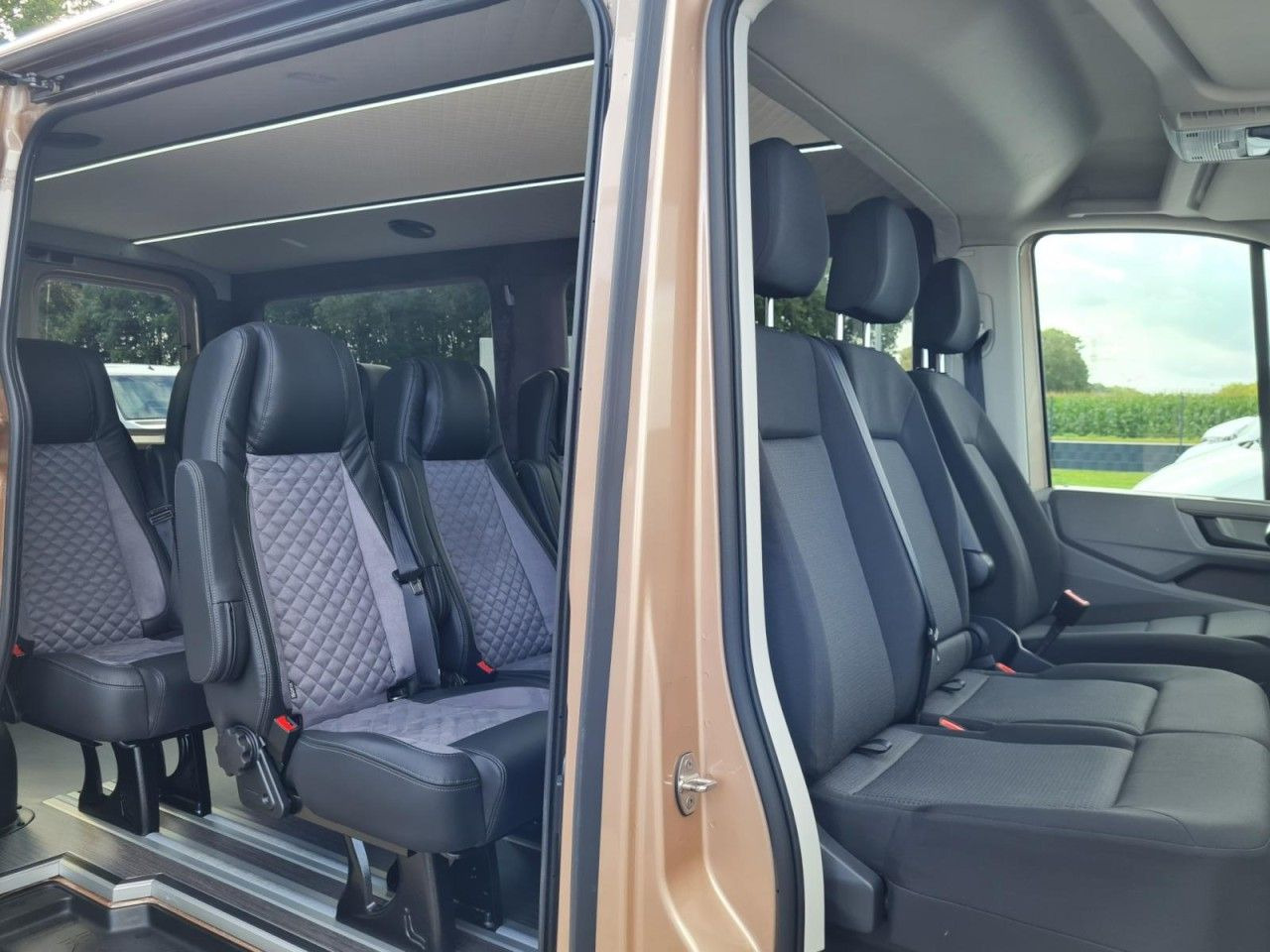 MAN TGE 3.180 TDi Kombi 9 Sitzer LED LM KAMERA Sonde - Keleivinis furgonas: foto 4 MAN TGE 3.180 TDi Kombi 9 Sitzer LED LM KAMERA Sonde - Keleivinis furgonas: foto 4