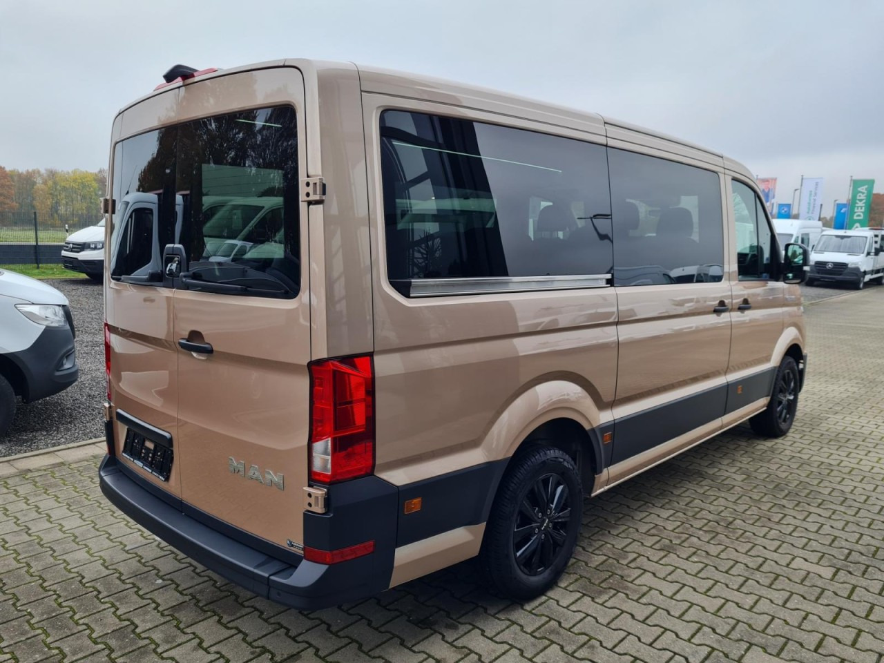 Man TGE 3.180 TDi Kombi 9 Sitze ALU KAMERA LED LEDER Sonderumbau - Mikroautobusas, Keleivinis furgonas: foto 4 Man TGE 3.180 TDi Kombi 9 Sitze ALU KAMERA LED LEDER Sonderumbau - Mikroautobusas, Keleivinis furgonas: foto 4