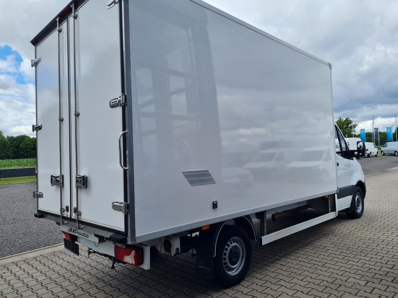 Mercedes-Benz Sprinter 315 CDI Möbel Koffer RWD KLIMA TEMPOMAT - Furgonas su krovinių dėže: foto 4 Mercedes-Benz Sprinter 315 CDI Möbel Koffer RWD KLIMA TEMPOMAT - Furgonas su krovinių dėže: foto 4