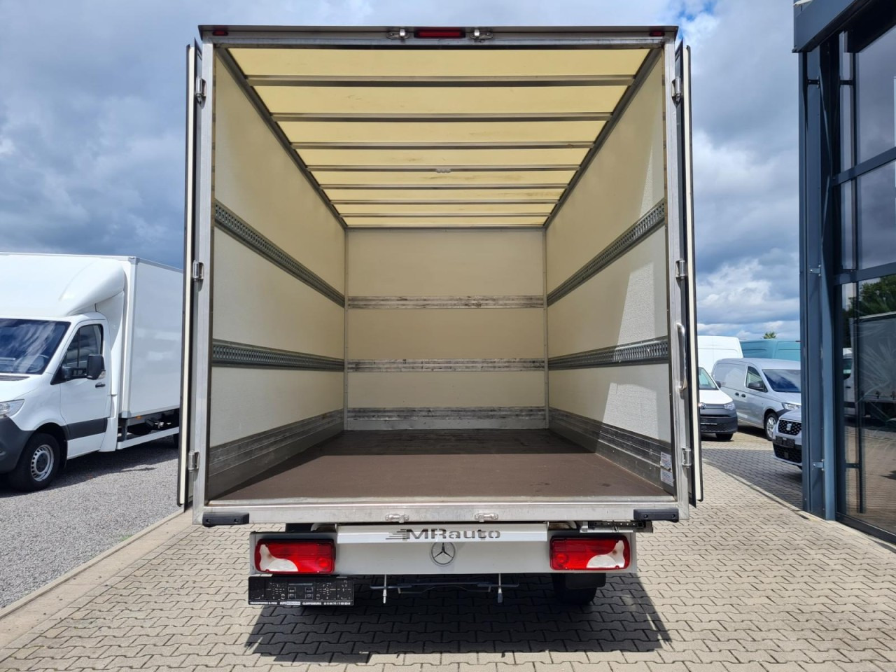 Mercedes-Benz Sprinter 315 CDi Möbel Koffer RWD KLIMA TEMPOMAT - Furgonas su krovinių dėže: foto 5 Mercedes-Benz Sprinter 315 CDi Möbel Koffer RWD KLIMA TEMPOMAT - Furgonas su krovinių dėže: foto 5