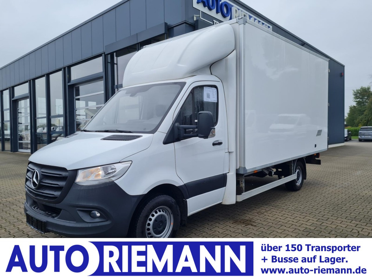 Mercedes-Benz Sprinter 315 RWD Möbel Koffer LBW KLIMA TEMPOMAT - Furgonas su krovinių dėže: foto 1 Mercedes-Benz Sprinter 315 RWD Möbel Koffer LBW KLIMA TEMPOMAT - Furgonas su krovinių dėže: foto 1