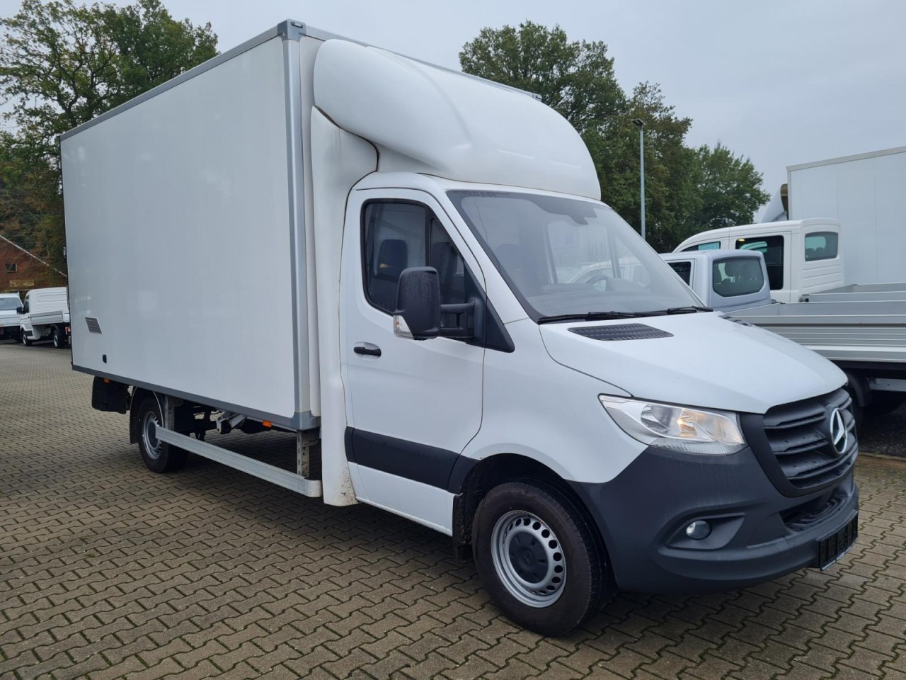 Mercedes-Benz Sprinter 315 RWD Möbel Koffer LBW KLIMA TEMPOMAT - Furgonas su krovinių dėže: foto 3 Mercedes-Benz Sprinter 315 RWD Möbel Koffer LBW KLIMA TEMPOMAT - Furgonas su krovinių dėže: foto 3