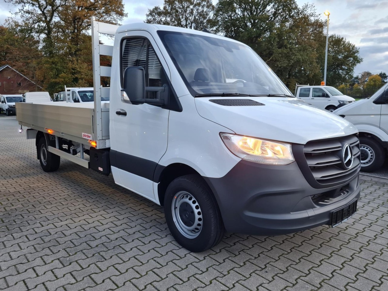 Mercedes-Benz Sprinter 317 CDI Pritsche L3 lang RWD KLIMA TEMPOMAT - Bortinis automobilis: foto 3 Mercedes-Benz Sprinter 317 CDI Pritsche L3 lang RWD KLIMA TEMPOMAT - Bortinis automobilis: foto 3