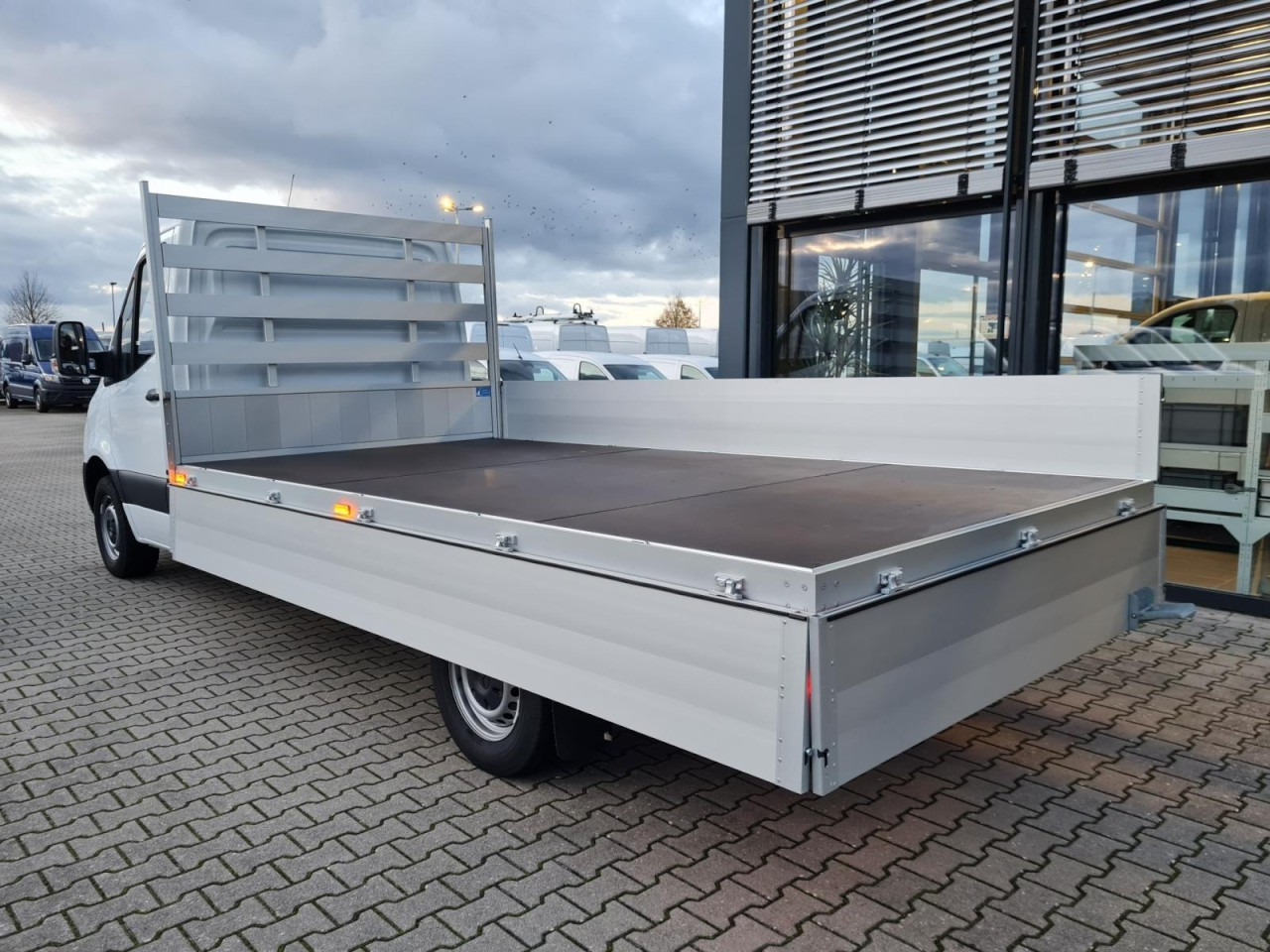 Bortinis automobilis Mercedes-Benz Sprinter 317 CDI Pritsche L3 lang RWD KLIMA TEMPOMAT: foto 6