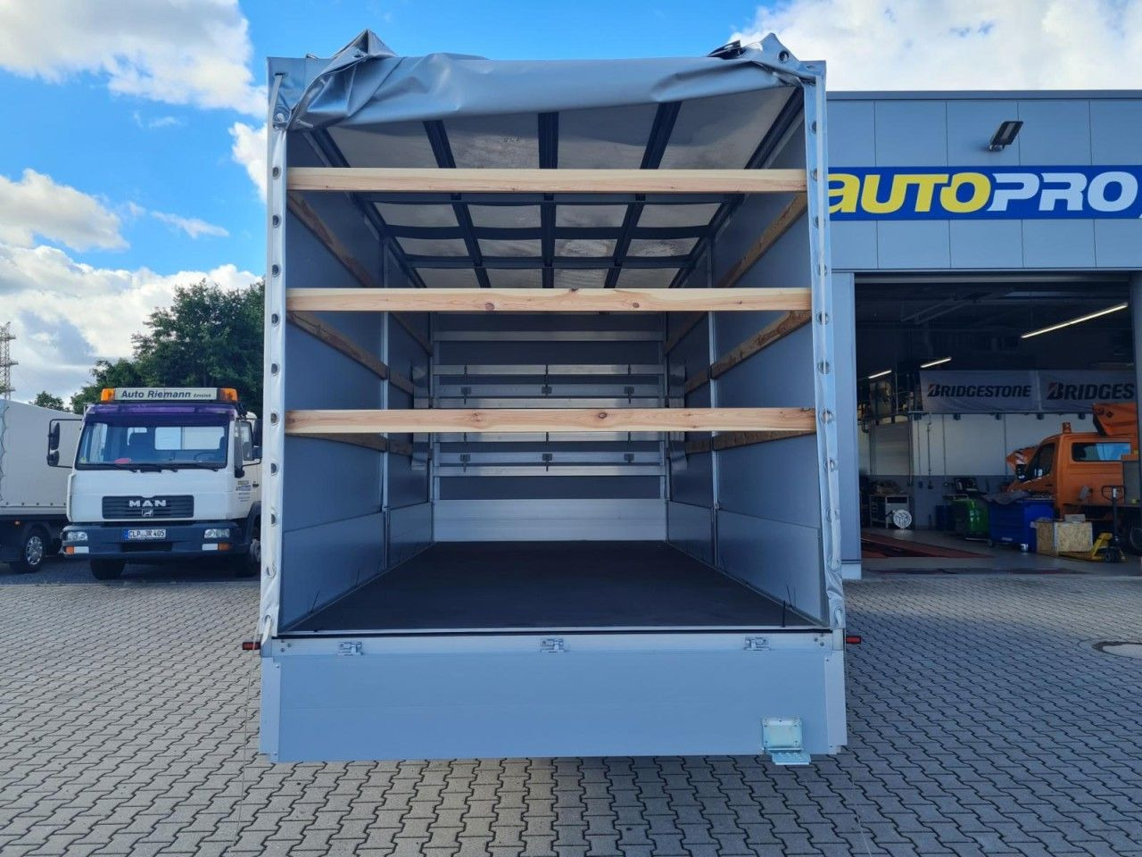 Tentinis mikroautobusas Mercedes-Benz Sprinter 317 CDI Pritsche Plane Schlafkab. RWD: foto 16