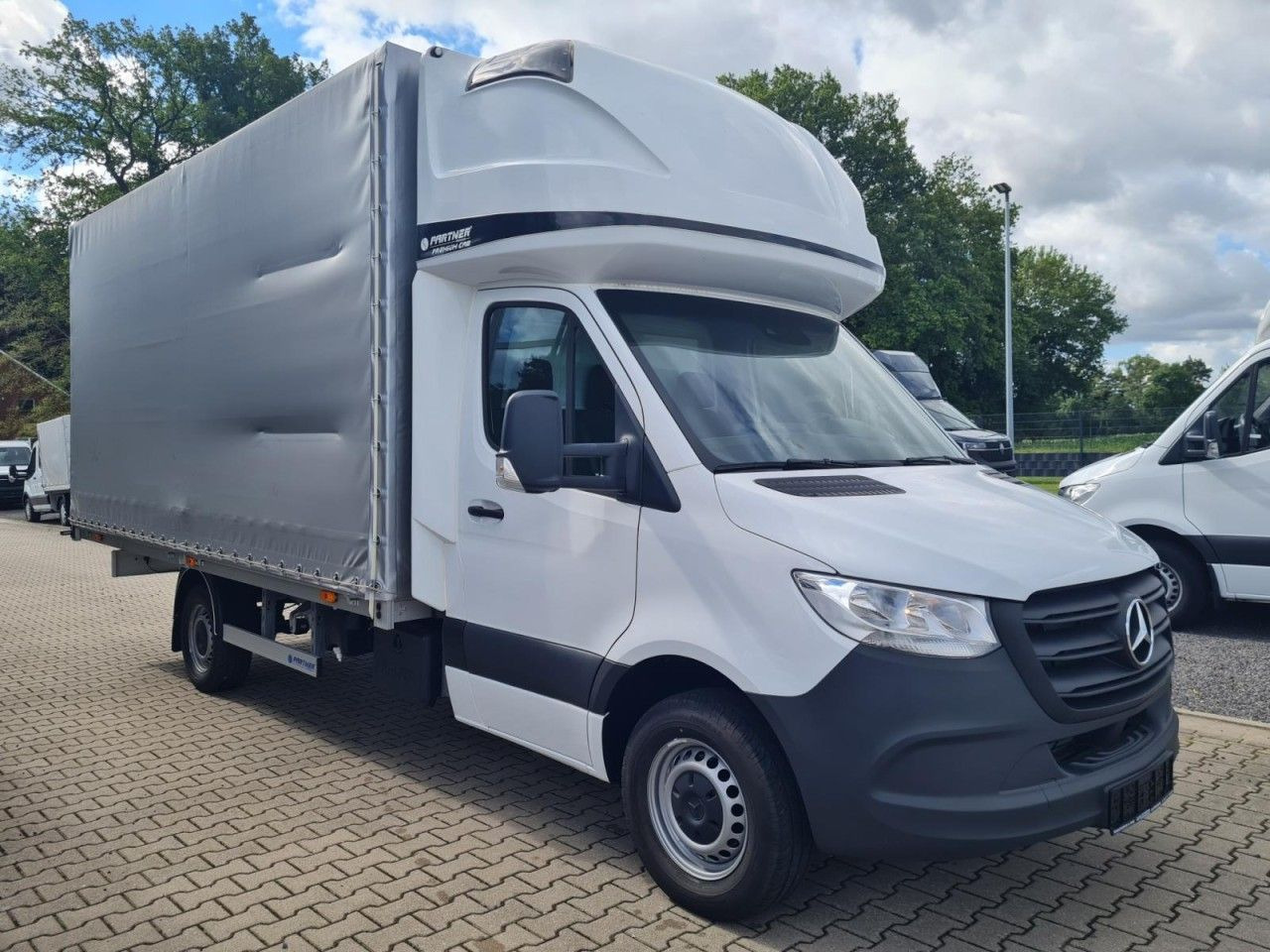 Mercedes-Benz Sprinter 317 CDI Pritsche Plane Schlafkab. RWD - Tentinis mikroautobusas: foto 3 Mercedes-Benz Sprinter 317 CDI Pritsche Plane Schlafkab. RWD - Tentinis mikroautobusas: foto 3