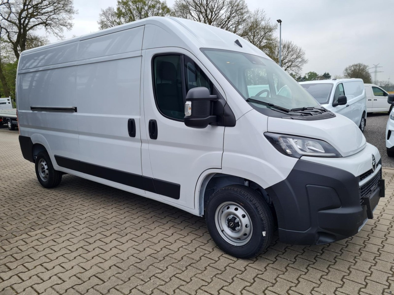 Opel Movano Kasten 2.2 HDI 180 L3H2 Klima NAVI TEMPOMAT - Krovininis mikroautobusas: foto 5 Opel Movano Kasten 2.2 HDI 180 L3H2 Klima NAVI TEMPOMAT - Krovininis mikroautobusas: foto 5
