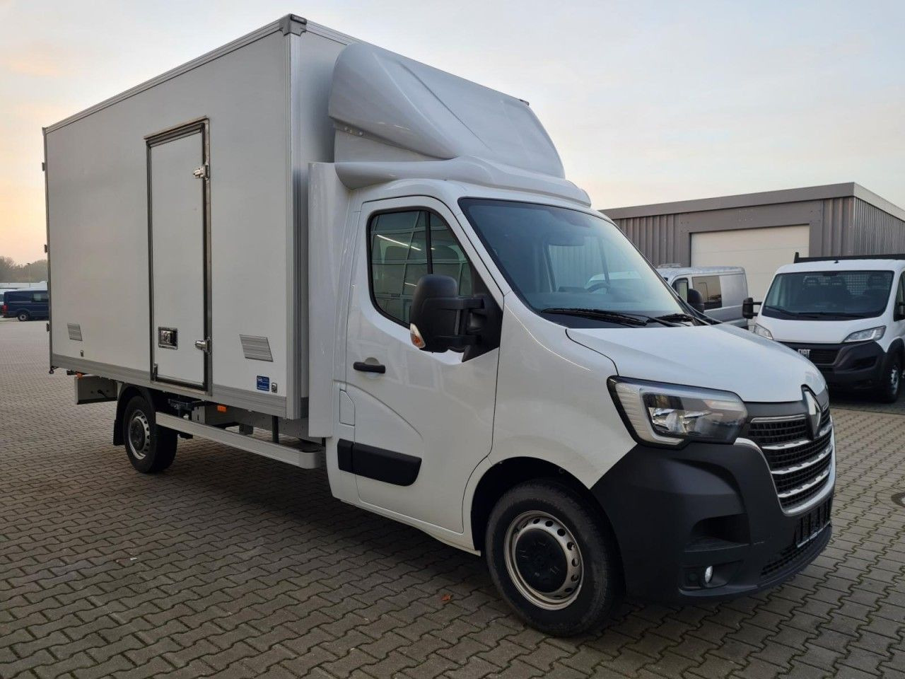 Renault Master 3.5t Möbel Koffer KLIMA LUFTFEDERUNG TEMP - Furgonas su krovinių dėže: foto 3 Renault Master 3.5t Möbel Koffer KLIMA LUFTFEDERUNG TEMP - Furgonas su krovinių dėže: foto 3