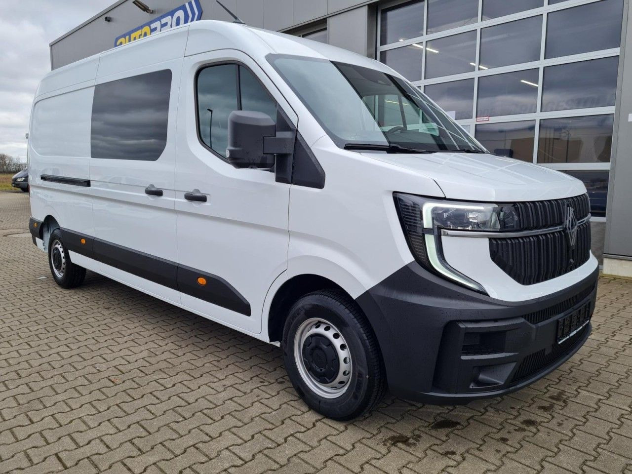 Renault Master 35 Kasten L3 Doka 7-Sitze KLIMA TEMPOMAT - Krovininis mikroautobusas, Komercinis automobilis su dviguba kabina: foto 4 Renault Master 35 Kasten L3 Doka 7-Sitze KLIMA TEMPOMAT - Krovininis mikroautobusas, Komercinis automobilis su dviguba kabina: foto 4