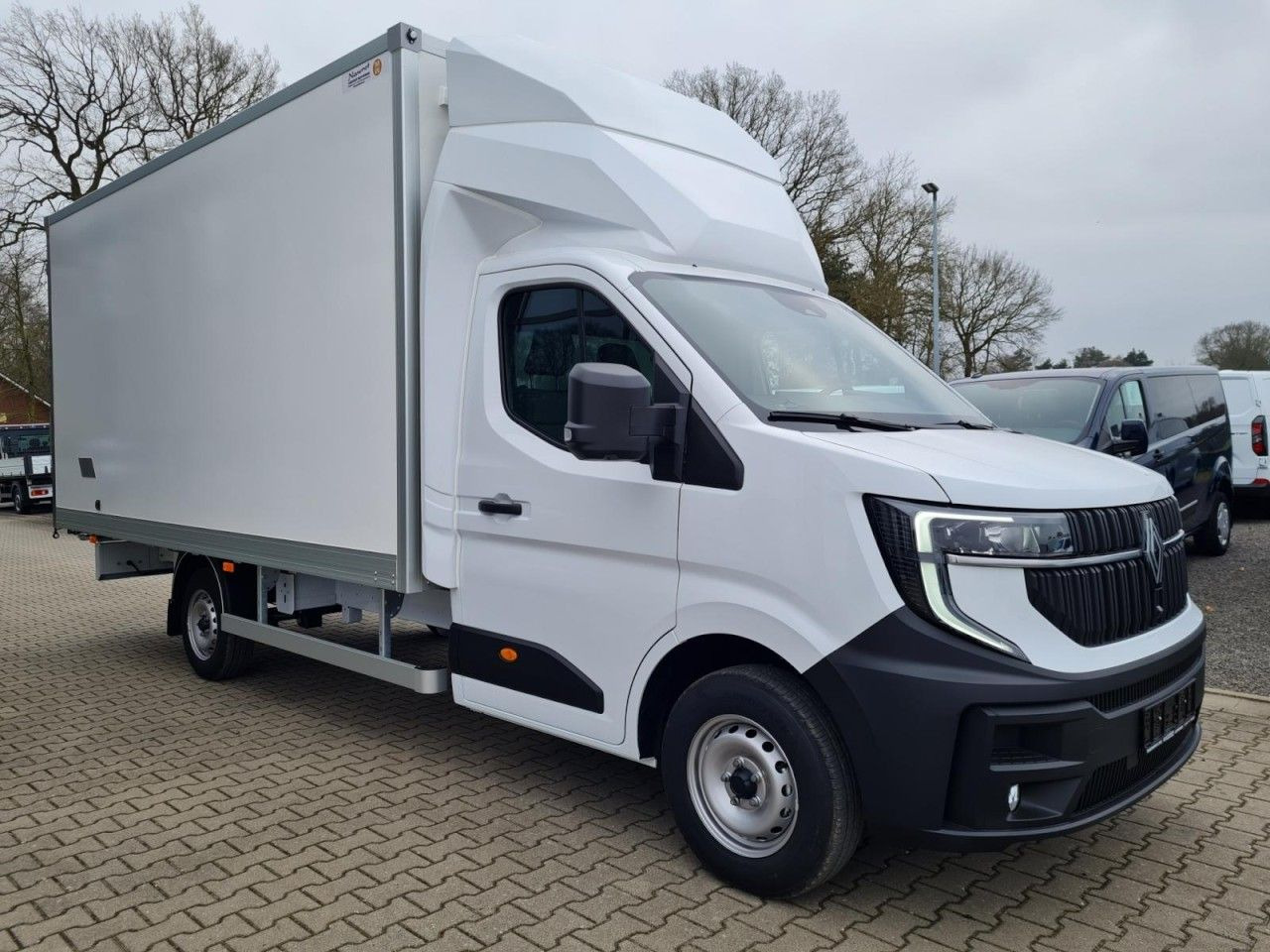 Renault Master 35 New Möbel Koffer LF 4.80m KLIMA TEMPOM - Furgonas su krovinių dėže: foto 3 Renault Master 35 New Möbel Koffer LF 4.80m KLIMA TEMPOM - Furgonas su krovinių dėže: foto 3