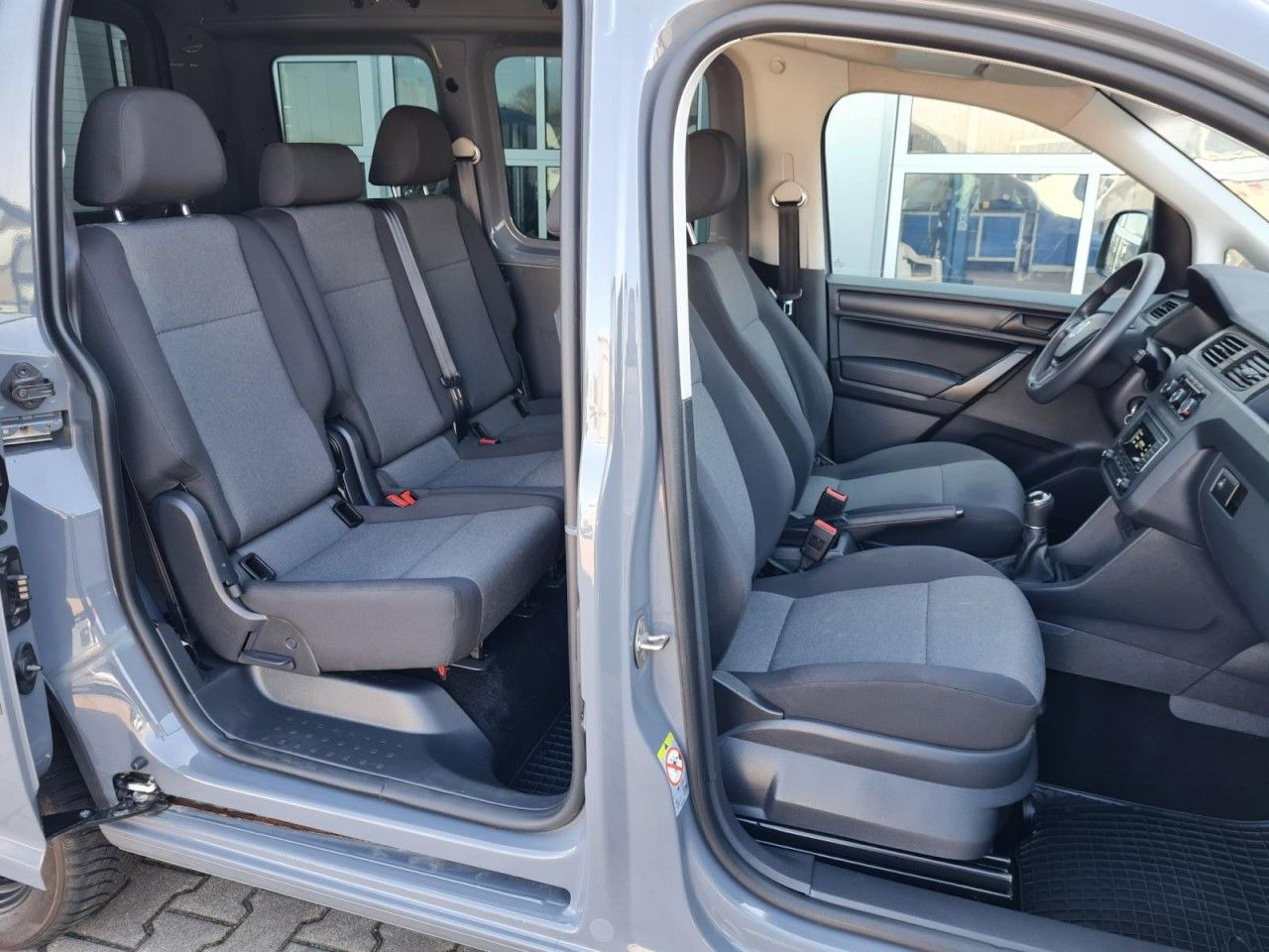 Volkswagen Caddy Kombi 4Motion TDi 5-Sitze KLIMA STHZ TEMPO - Keleivinis furgonas: foto 5 Volkswagen Caddy Kombi 4Motion TDi 5-Sitze KLIMA STHZ TEMPO - Keleivinis furgonas: foto 5