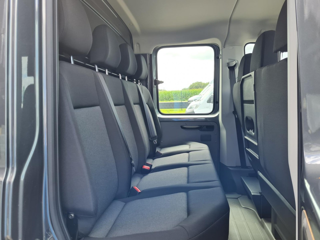 Volkswagen Crafter 35 DOKA 7-Sitze Maxi L4 KLIMA TEMPOMAT - Bortinis automobilis, Komercinis automobilis su dviguba kabina: foto 4 Volkswagen Crafter 35 DOKA 7-Sitze Maxi L4 KLIMA TEMPOMAT - Bortinis automobilis, Komercinis automobilis su dviguba kabina: foto 4